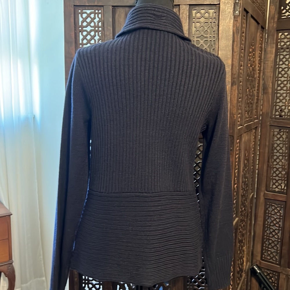 H&M sweater jacket - Picture 3 of 5